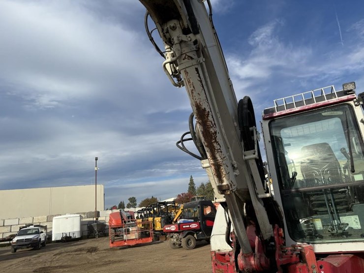 2012-takeuchi-tb180fr-image-19