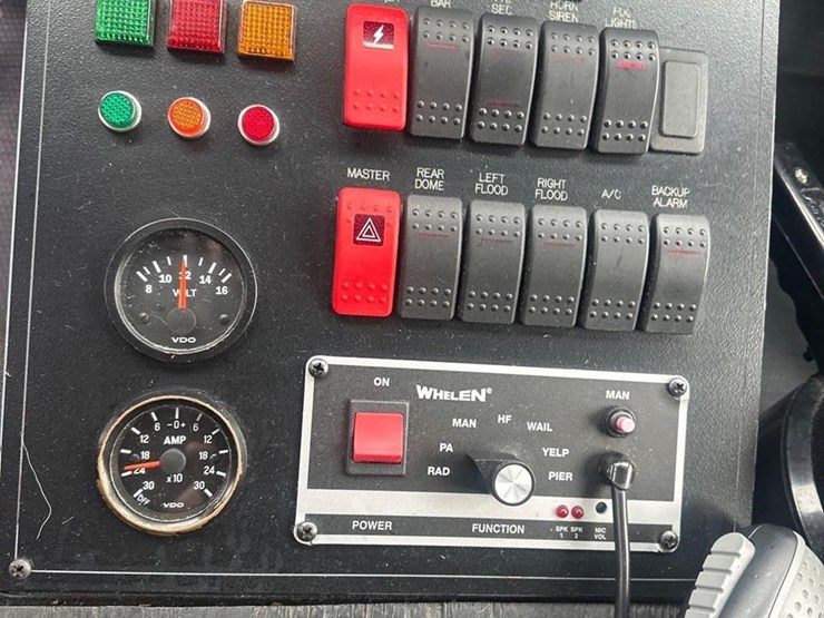 2006-gmc-sierra-3500-image-18