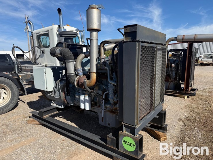 marathon-magnaplus-200kw-skid-mounted-diesel-generator-image-3