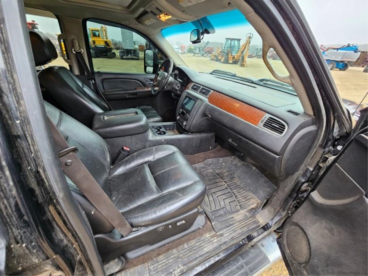 2008-chevrolet-3500-image-26