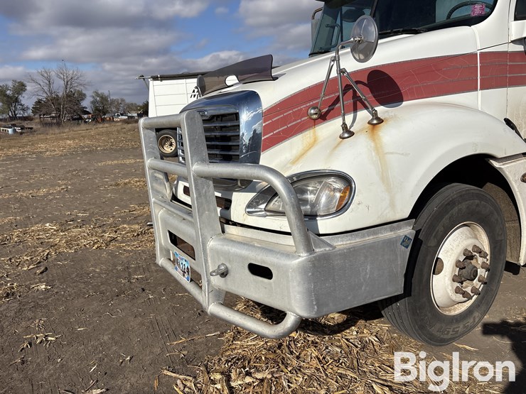 2005-freightliner-columbia-120-image-9