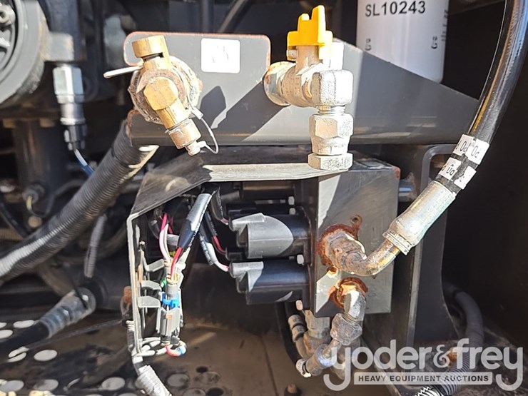 2021-case-cx210-lc-image-117