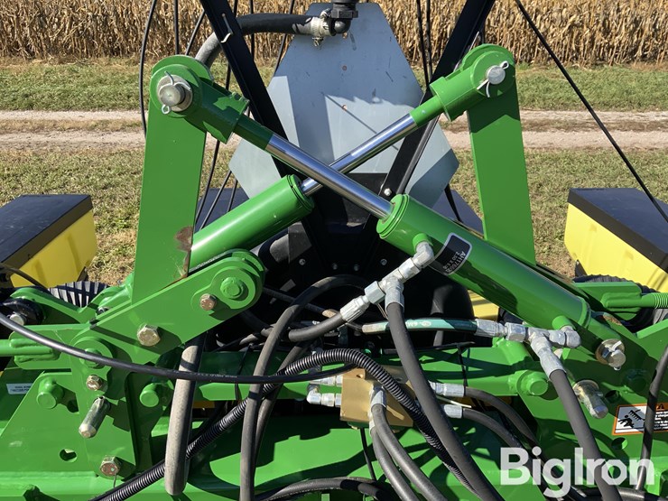 john-deere-1720-image-12