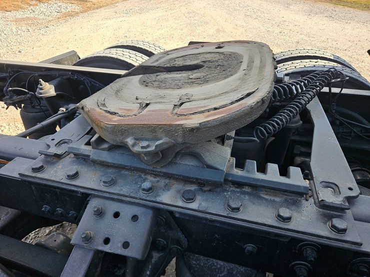 2021-kenworth-t680-image-83