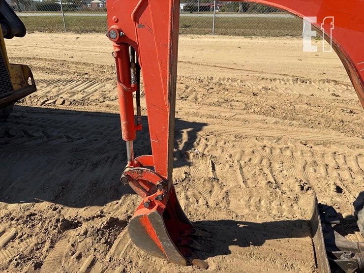 2016-kubota-k008-3-image-18