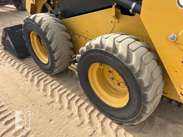 2016-caterpillar-236d-image-13