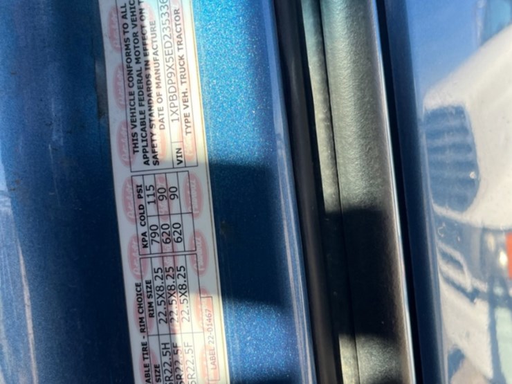 2014-peterbilt-579-image-19
