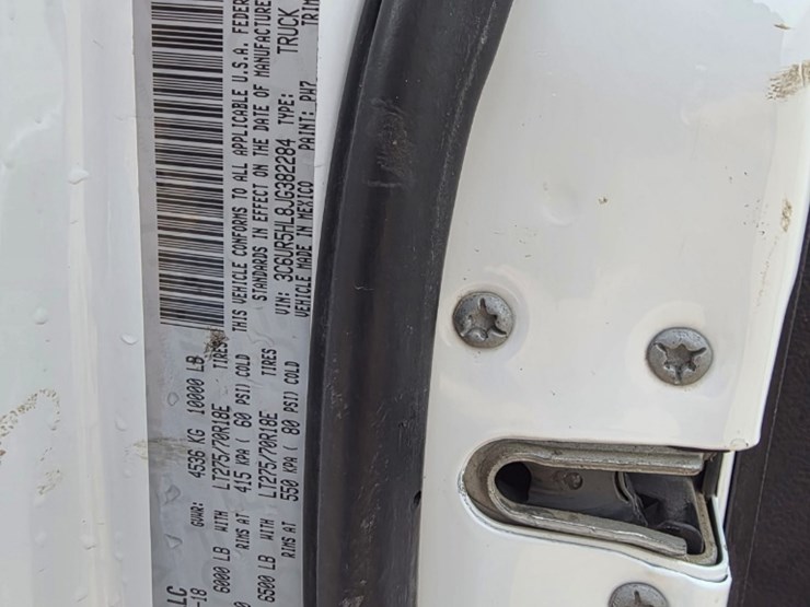 2018-dodge-2500-image-18