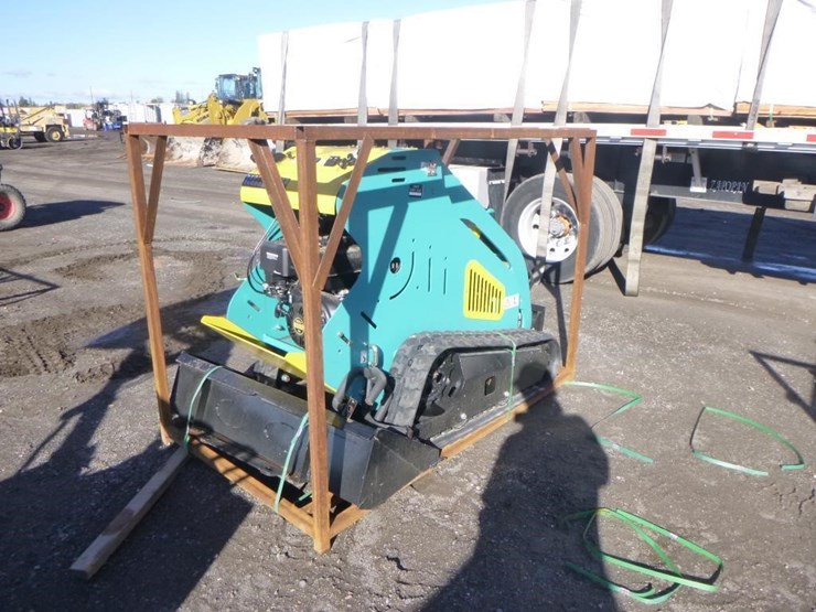 2024-mach-pro-mp-s300-skid-steer-track-loader-image-3