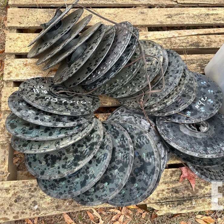 VACUUM PLANTER PLATES