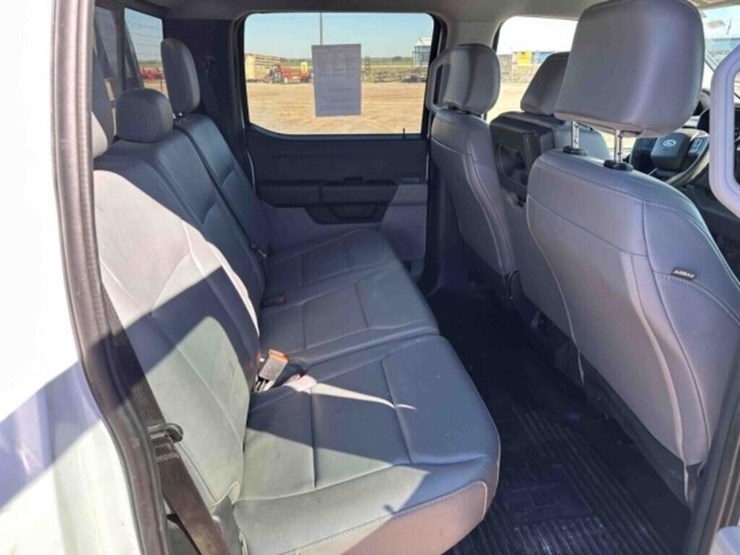 2024-ford-f350dually-1-ton-image-45