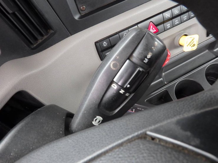 freightliner-cascadia-116-image-22