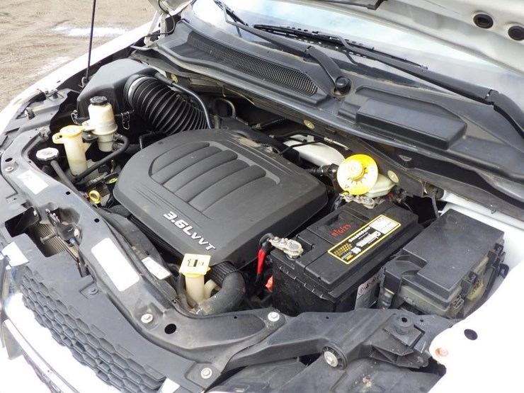 2014-dodge-grand-caravan-image-10