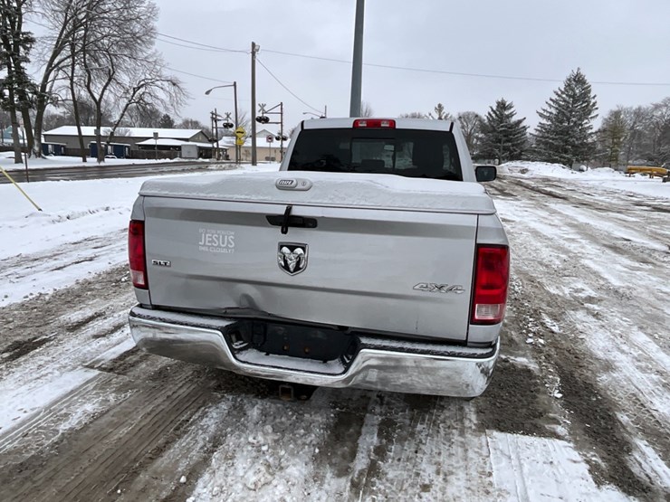 2015-dodge-1500-image-10
