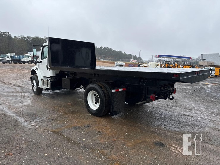 freightliner-business-class-m2-106-image-3