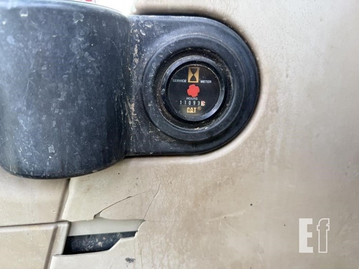 caterpillar-322cl-image-15