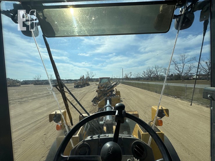 2017-deere-544kii-image-32