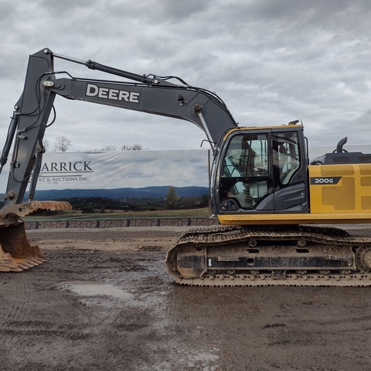 DEERE 200G