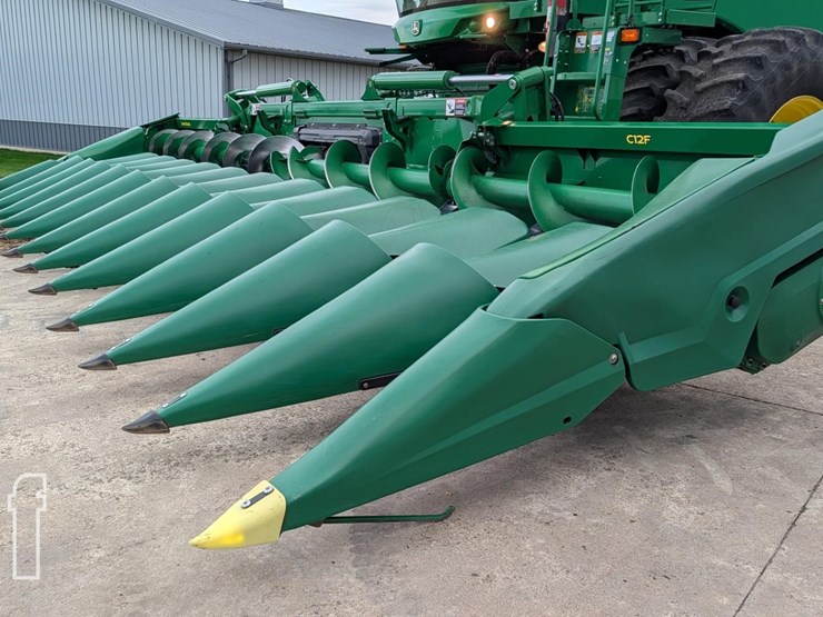 john-deere-c12f-image-1