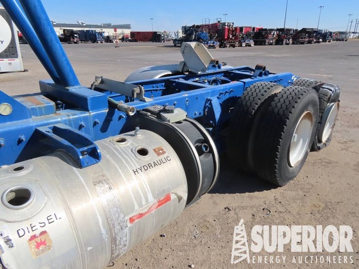 2018-peterbilt-567-image-6