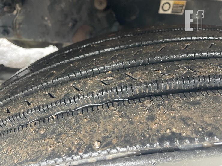 2009-peterbilt-386-image-33