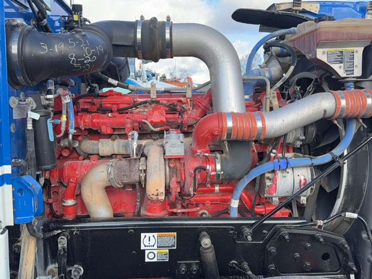 2018-peterbilt-389-image-19