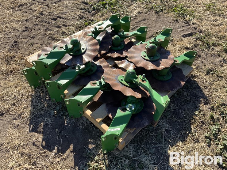 john-deere-12-image-1