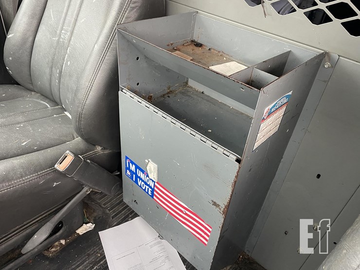 2002-chevrolet-express-2500-image-11