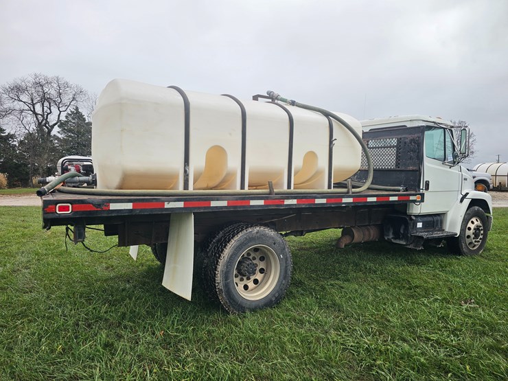 freightliner-fl60-image-17