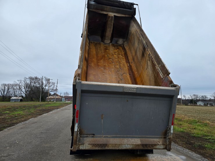 2020-peterbilt-567-image-65