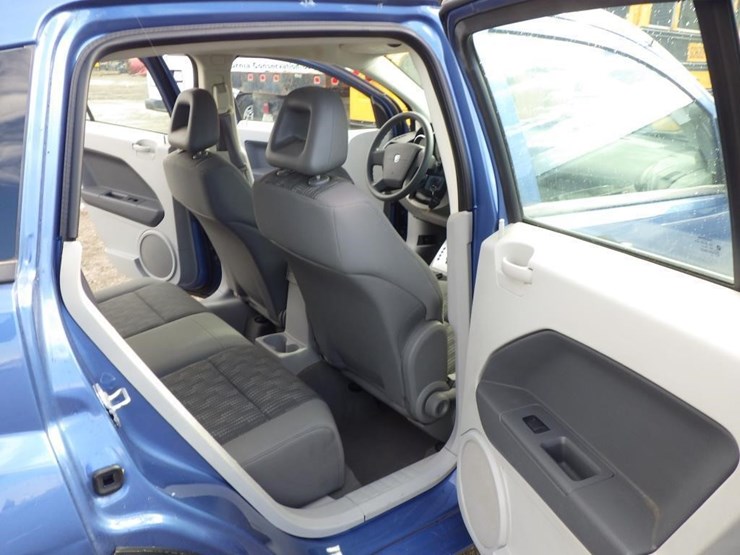 2007-dodge-caliber-image-8