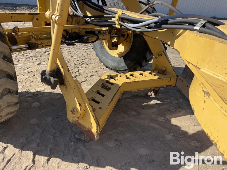 1995-caterpillar-12h-image-15