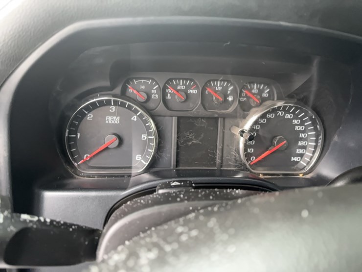 2017-chevrolet-2500hd-image-18