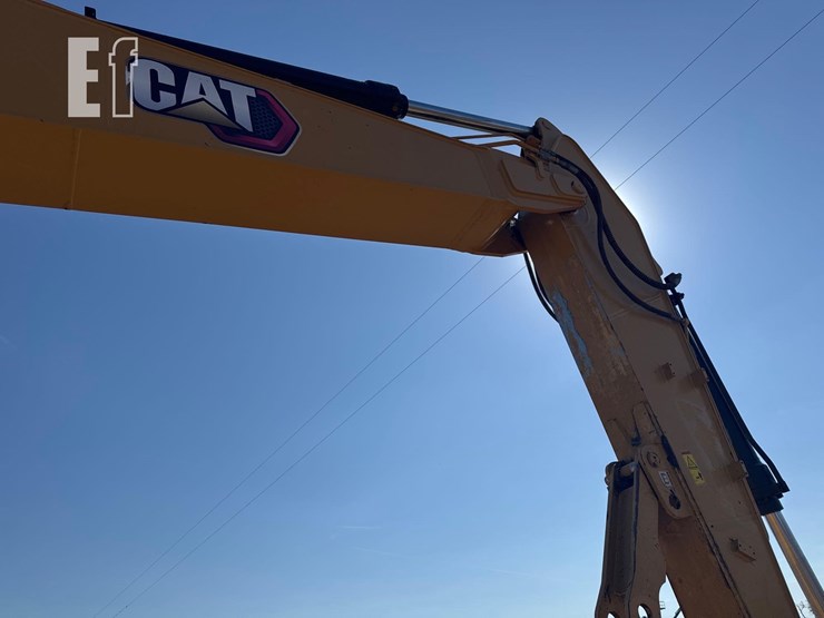 caterpillar-323-image-21