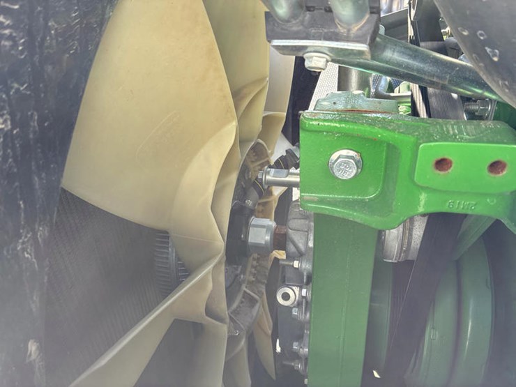 john-deere-8r-340-image-44