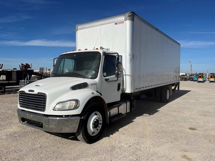 freightliner-m2-106-image-1