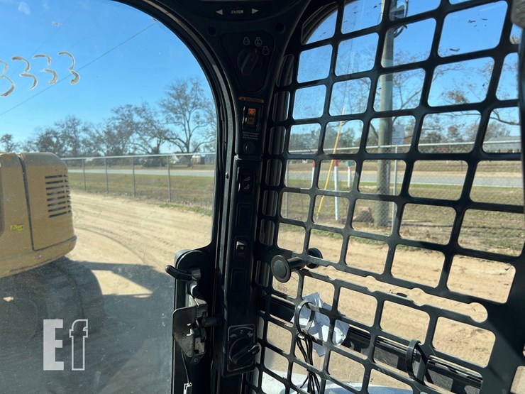 2023-bobcat-t770-image-23