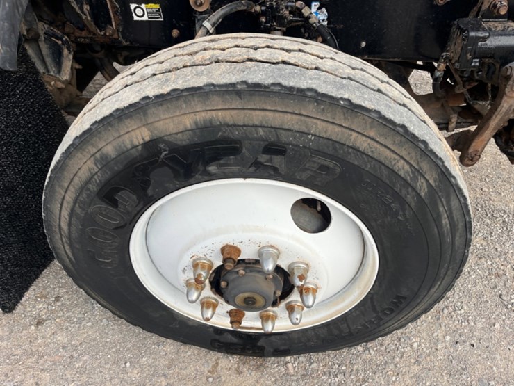 2001-kenworth-t800-image-11