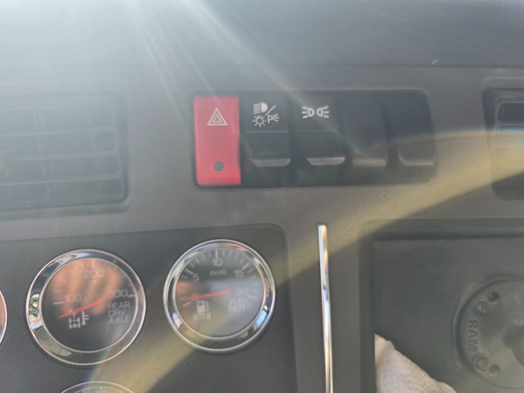 kenworth-t880-image-95