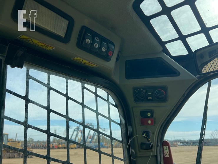 2016-caterpillar-236d-image-23