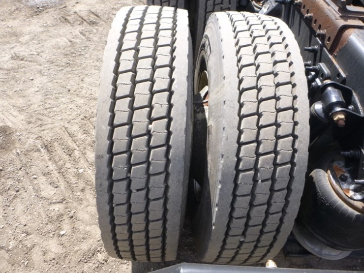 freightliner-coronado-122-image-30