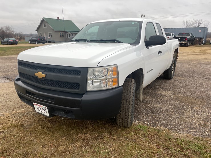 2010-chevrolet-1500-image-1