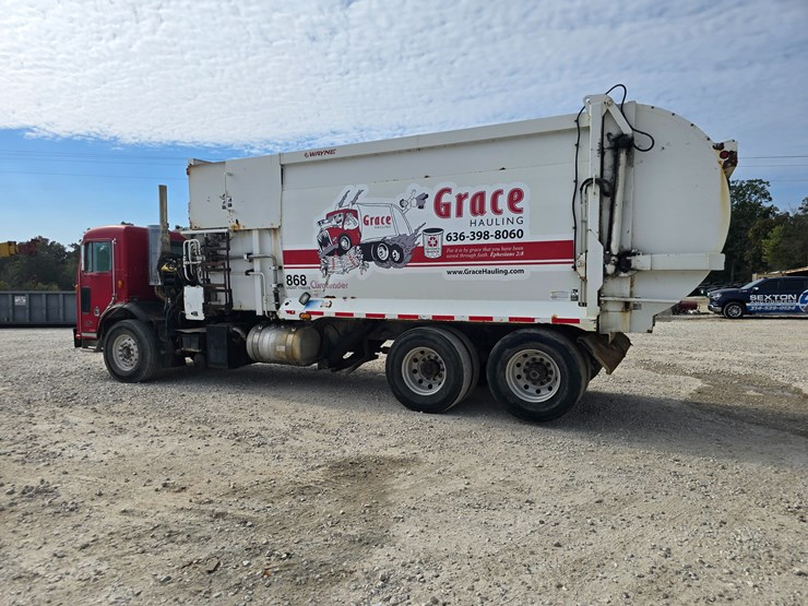 2003-peterbilt-320-image-15