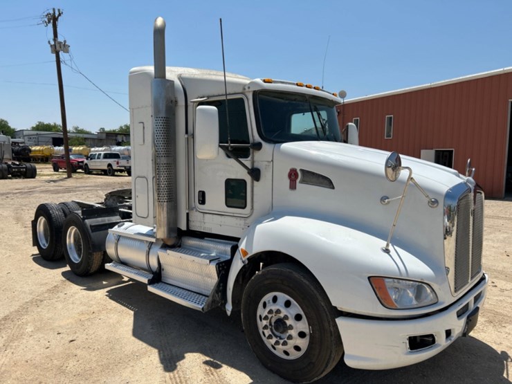 2016-kenworth-t660-image-3