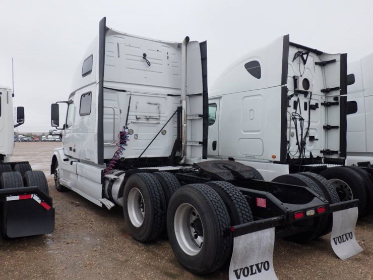 volvo-vnl780-image-16