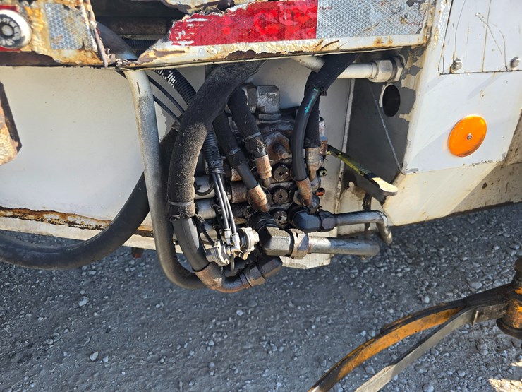 2007-mack-le613-image-99