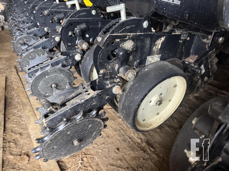 2009-kinze-3700sds-image-14