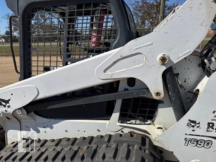 2019-bobcat-t590-image-13