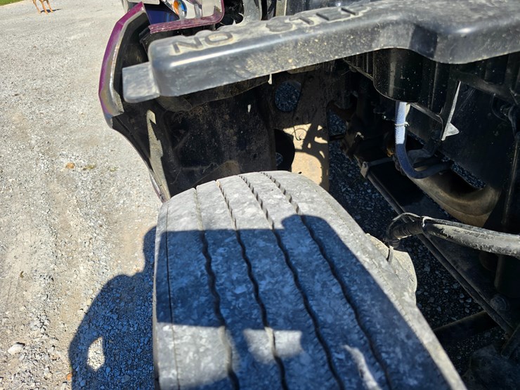 peterbilt-579-image-58