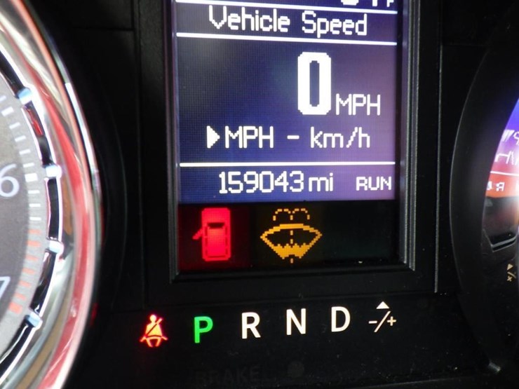 chrysler-town-&-country-image-14